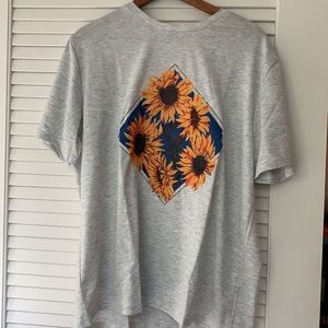 NWT XL Cropped Sunflower T Shirt